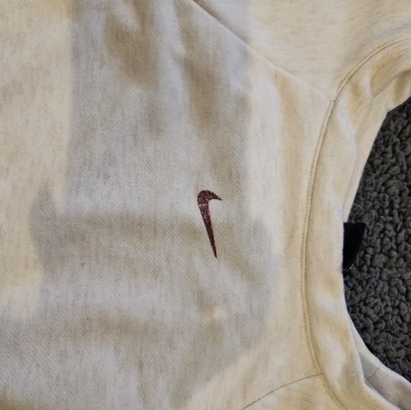 Nike Cream Sweatshirt with Nike Lettering on the Sleeve - Picture 3 of 5